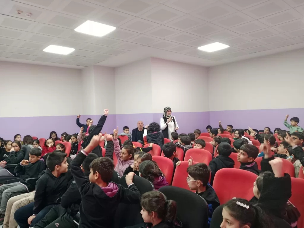 Ogrencilere-Farkindalik-egitimi-verildi-1-1024x768