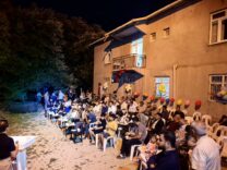 Köy Meydanı beyaz perdeye dönüştü, çocuklar sinema keyfi yaşadı