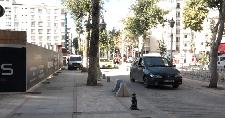 Kanalboyu’nda esnafın toz şikayeti
