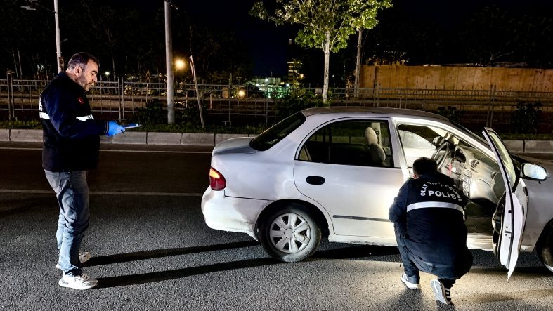 Çevreyolunda İki Aracın Çarptığı Yaya Hayatını Kaybetti