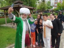 Nasreddin Hoca'dan, Deprem Korkusu Yaşayan Çocuklara Moral