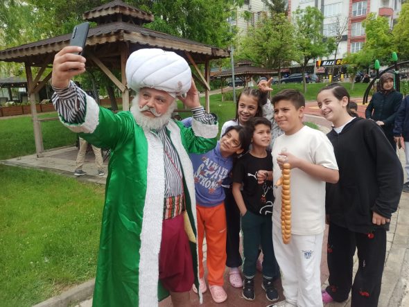 Nasreddin Hoca'dan, Deprem Korkusu Yaşayan Çocuklara Moral
