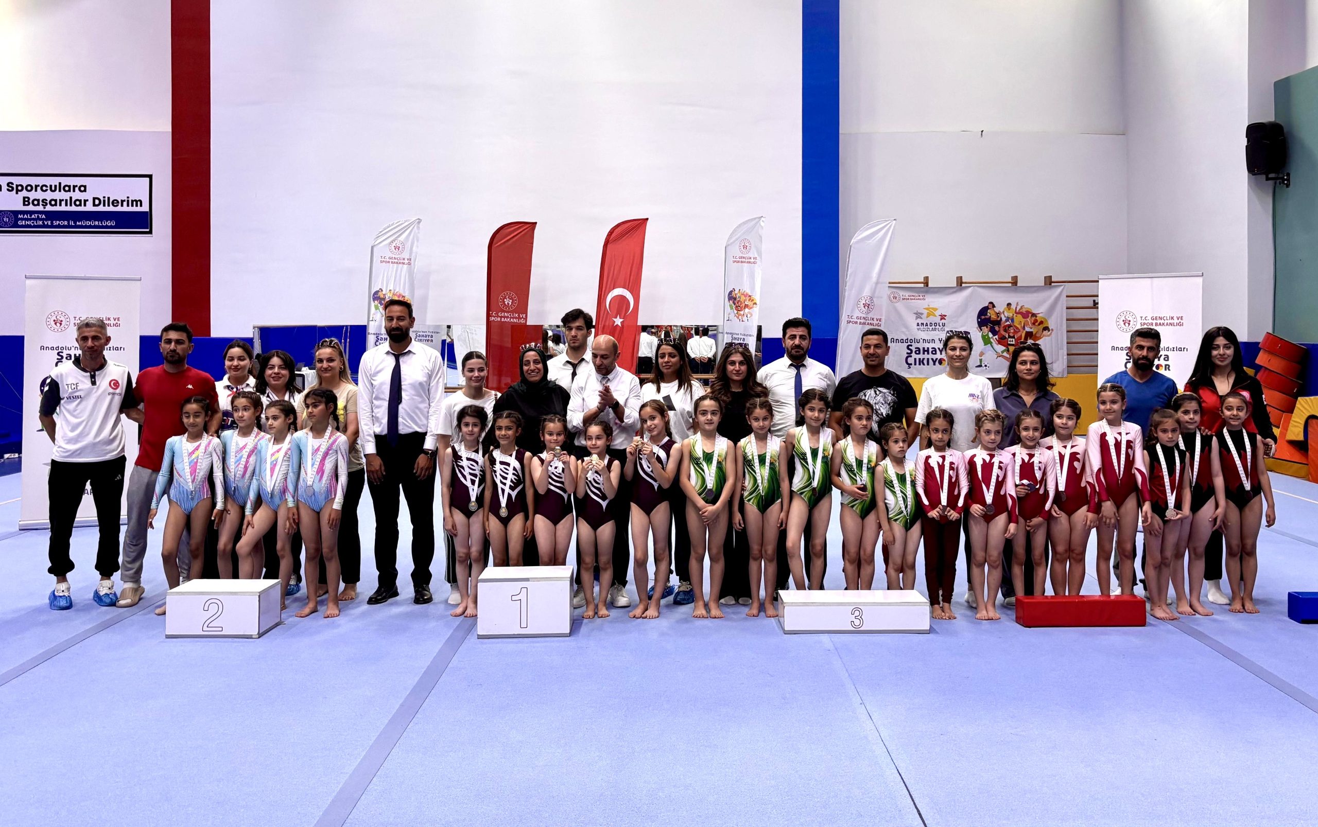 ANALİG’de Malatya şampiyon olarak yarı finale yükseldi