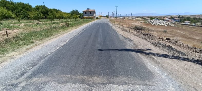 Akçadağ’da Yol Seferberliği Sürüyor
