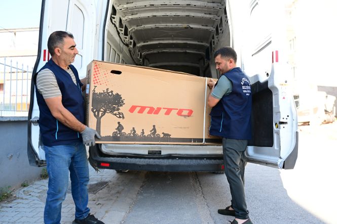 Başarılı Öğrencilere Karne Sürprizi