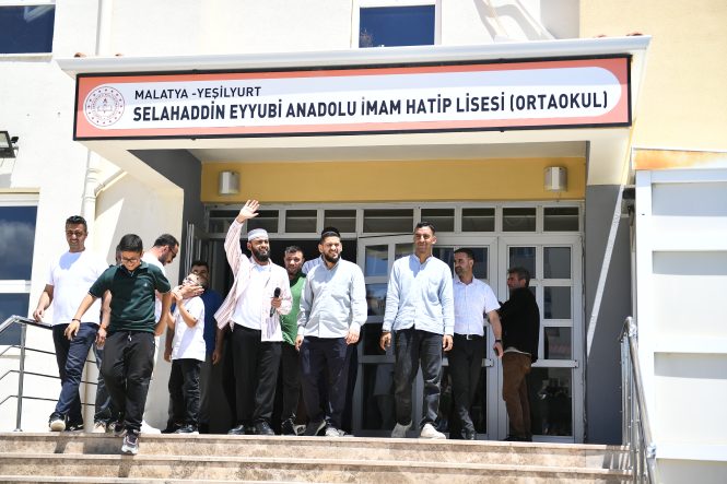 Celal Karatüre Malatyalı Öğrencilerle Buluştu, Yer Gök Allah Nidalarıyla İnledi