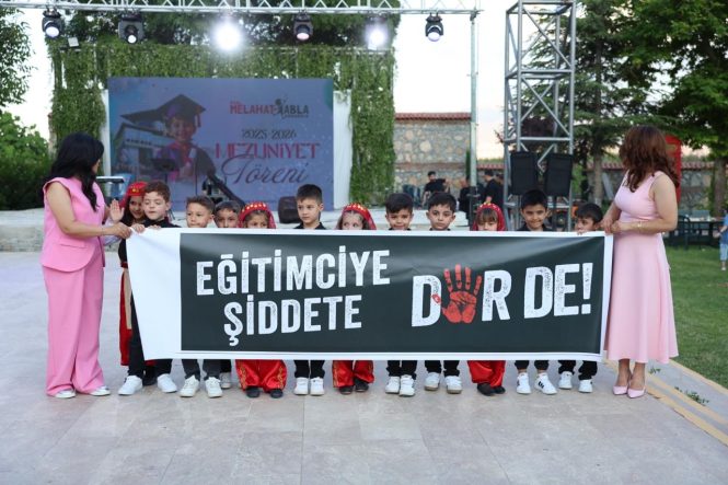 Miniklerin Mezuniyet Coşkusu Duygulandırdı