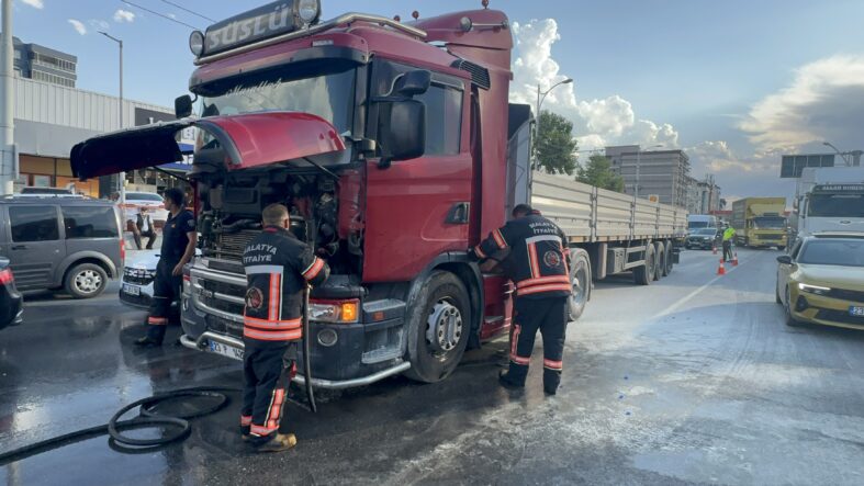 Çevreyolu’nda Seyir Halindeki Tırda Yangın