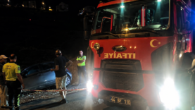 Kontrolden Çıkan Otomobil Kanala Düşmekten Son Anda Kurtarıldı