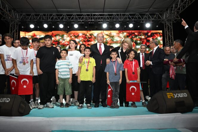 Malatya’da 15 Temmuz’un 10. Yılında Demokrasi Nöbeti