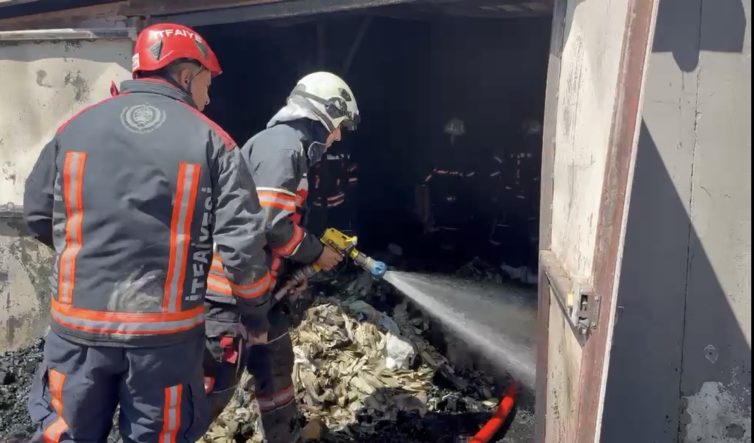 Malatya’da Fabrika Ve Odunlukta Yangın
