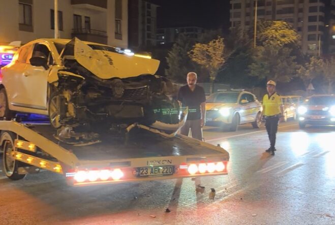 Malatya’da Pikap ile Otomobil Çarpıştı: 3 Yaralı