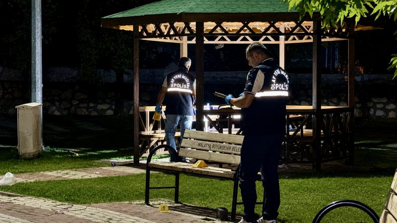 Özalper Bölge Parkında Olaylı Gece; 2 Yaralı