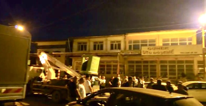 Sanayide Esnaf Elektrik Kesintisine Karşı İş Yerlerinde Nöbette