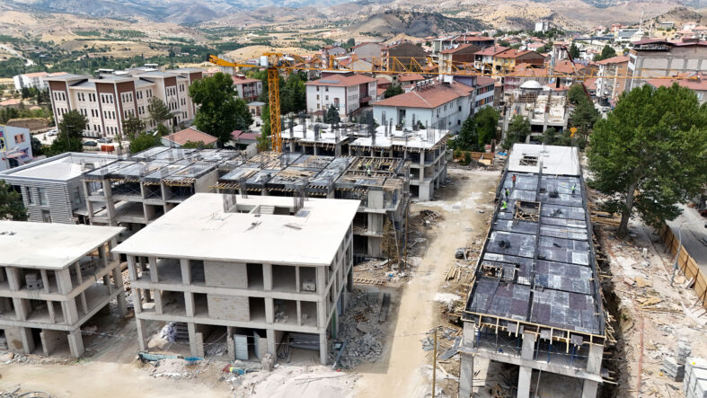Hekimhan’da Yeni Çarşı Projesinde İnşaatlar Yükselmeye Başladı