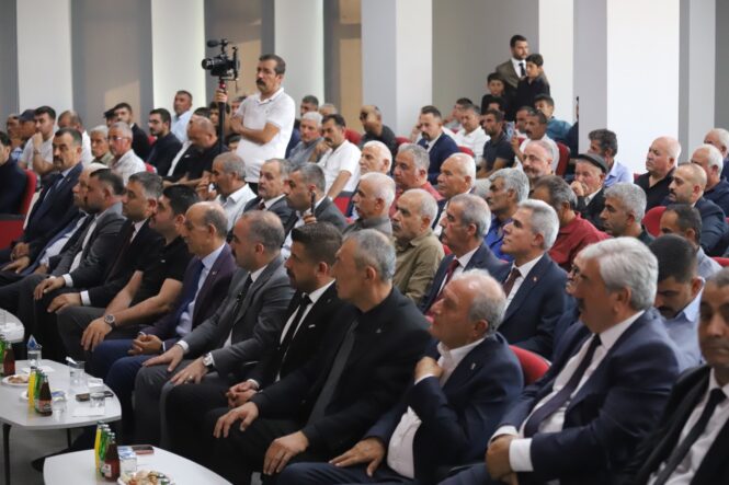MHP Hekimhan’da Efendi Akyüz Yeniden Başkan Seçildi