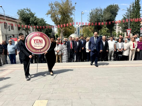 YENİ Parti’den 30 Ağustos’ta İlk Çelenk