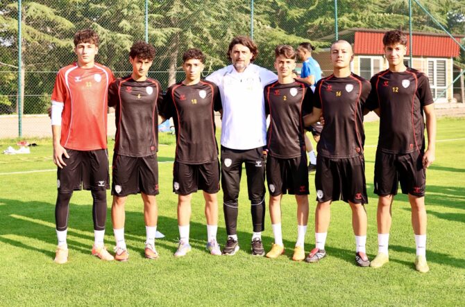 Yeşilyurtspor’un Genç Yetenekleri Kampta Göz Dolduruyor