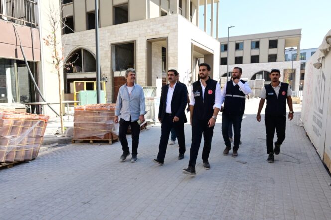Başkan Taşkın Müjdeyi Verdi: Şemsiye Sokak ve Yeni Cami Ay Sonunda Açılıyor