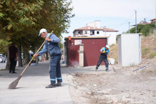Konteynerlerin Kaldırıldığı Alanlarda Temizlik Çalışması