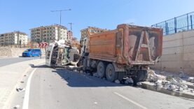 Malatya’da İki Hafriyat Kamyonu Çarpıştı: 1 Yaralı