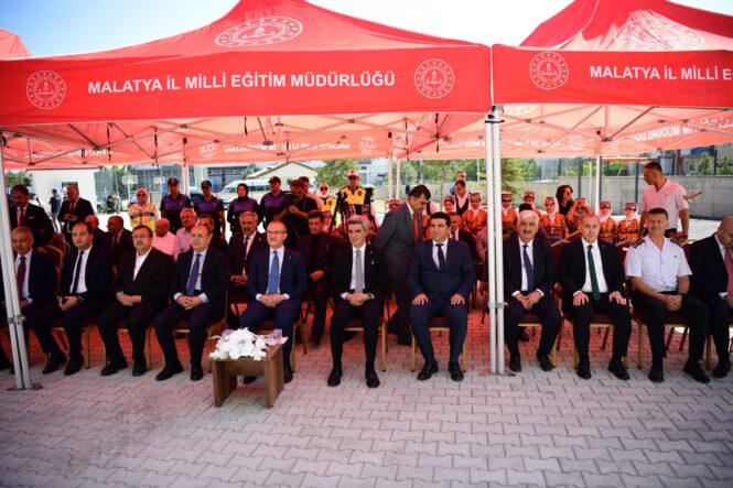 Malatya’da İlk Ders Zili Çaldı: 146 Bin Öğrenci Dersbaşı Yaptı