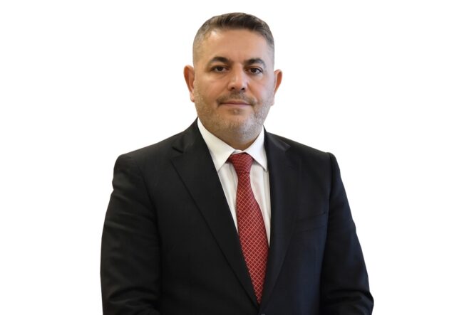 Sadıkoğlu’nun oy pusulası rengi güveni ve birlikteliği simgeleyen; BEYAZ