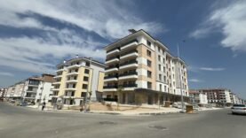Zamanında Teslim Edilmeyen Konutlar Depremzedeleri Mağdur Ediyor