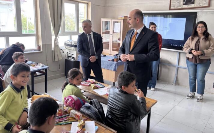 Kaymakam Sungur’dan Öğrencilere Sürpriz Ziyaret