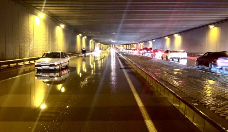 Malatya’da Alt Geçitler Suyla Doldu, Gözler Karayollarına Çevrildi