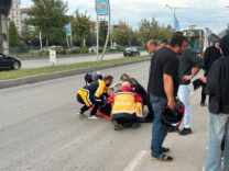 Malatya’da Otomobilin Çarptığı Motosiklet Sürücüsü Yaralandı