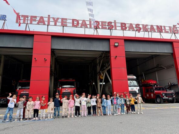 Minik Öğrenciler İtfaiyeciliği Yerinde Öğrendi
