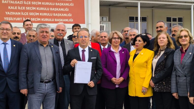 Yeni Parti Malatya İl Başkanı İlhan Mazbatasını Aldı: “Sıkmadığımız El Kalmayacak”
