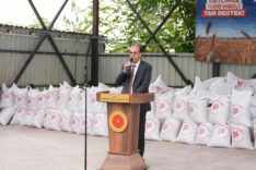 Yeşilyurt’ta Çiftçinin Yem Yükünü Hafifleten Destek