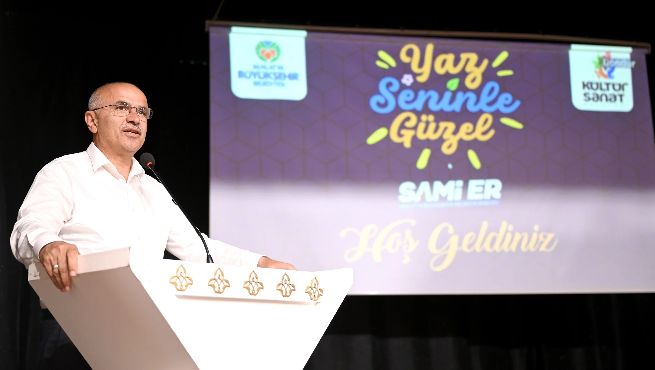 Başkan Er Öğrencilerle Film gösterimine katıldı