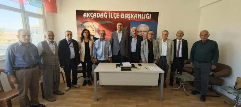 İYİ Parti Kongrelerine Akçadağ İle Başladı! Hasan Uçkun Güven Tazeledi