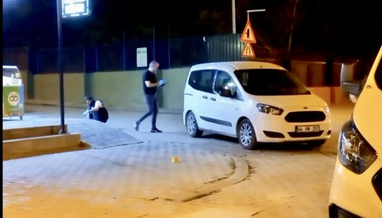 Mehmet Buyruk Caddesinde Silahlı Kavga: 1 Yaralı