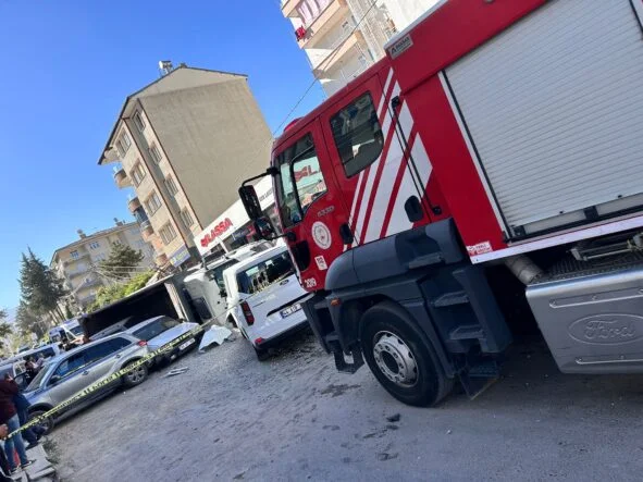 Paşaköşkü'nde hafriyat kamyonu ortalığı savaş alanına çevirdi