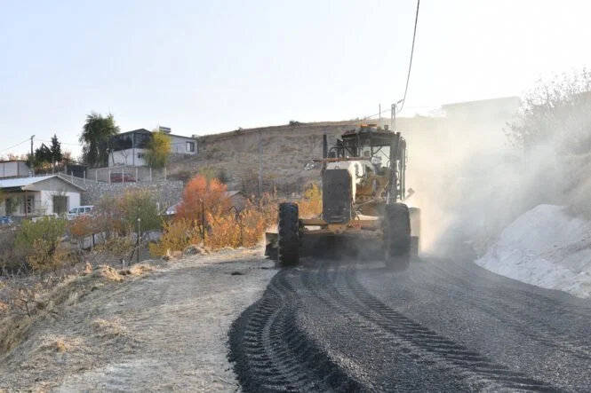 Yeşilyurt Belediyesi, Banazı’nın Yollarını Yeniliyor