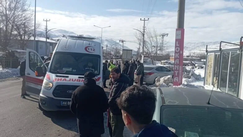 Doğanşehir’de Beton Mikseri Yayaya Çarptı