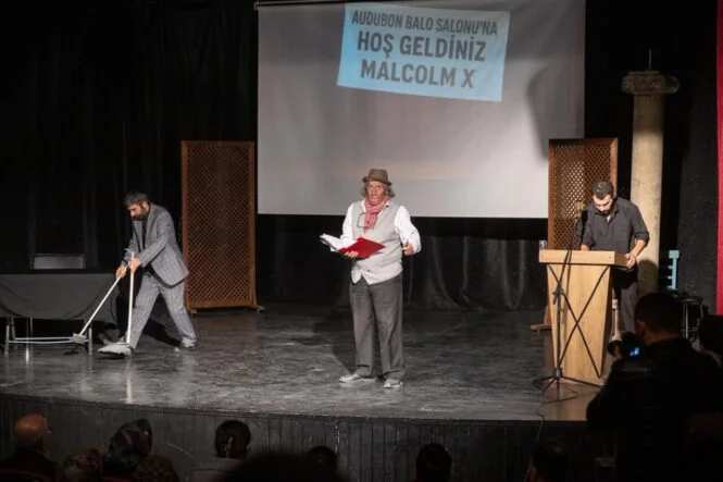 Büyükşehir’in Ramazan Etkinliklerinde ‘Malcolm X’ Oyunu Sahnelendi
