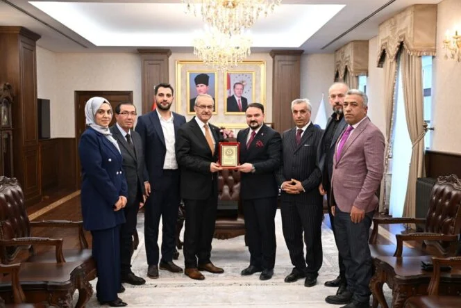 Vefa Derneği’nden Vali Seddar Yavuz’a Ziyaret ve Plaket