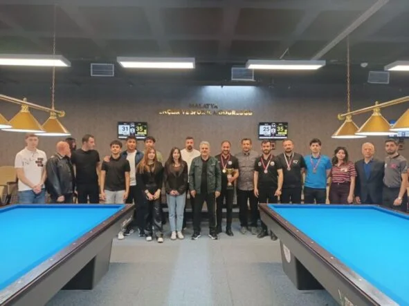 23 Nisan 3 Bant Bilardo Şampiyonası Sona Erdi