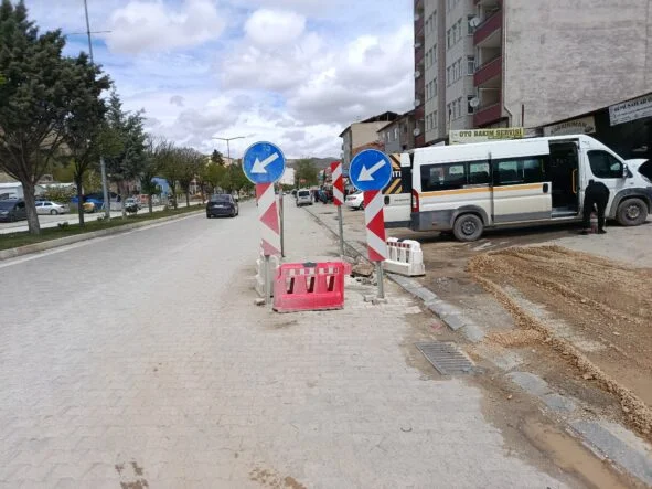 D-300 Karayolu’nda Bitmeyen Çalışma Tepki Çekiyor