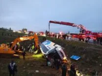 Otobüs Kazasında Yaralılar Hastanelere Kaldırılıyor