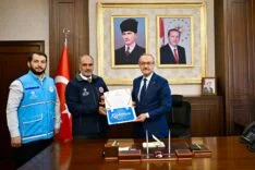 Vali Seddar Yavuz’dan TDV’ye Kurban Bağışı